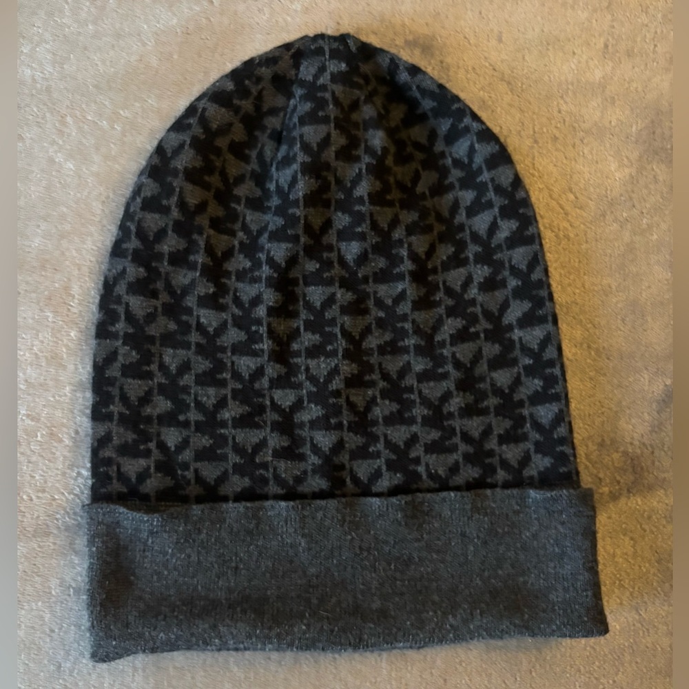 Michael Kors Stylish Gray Patterned Beanie